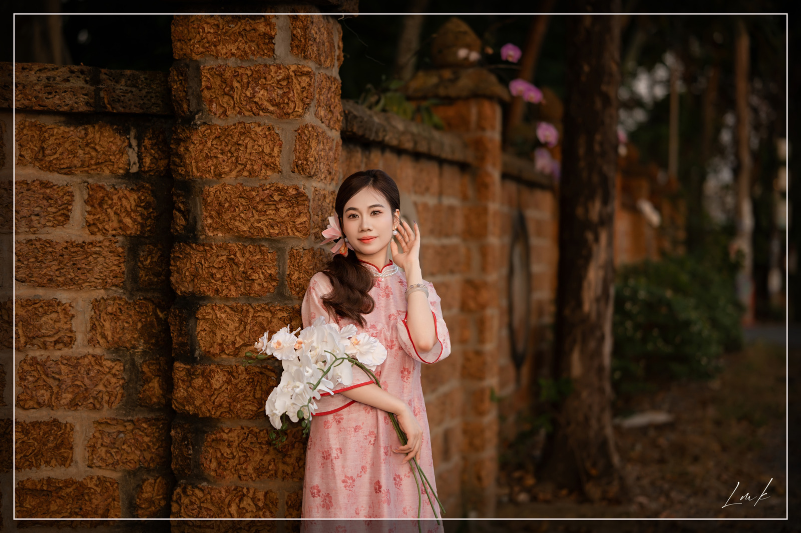 Nắng Trên Tà Áo