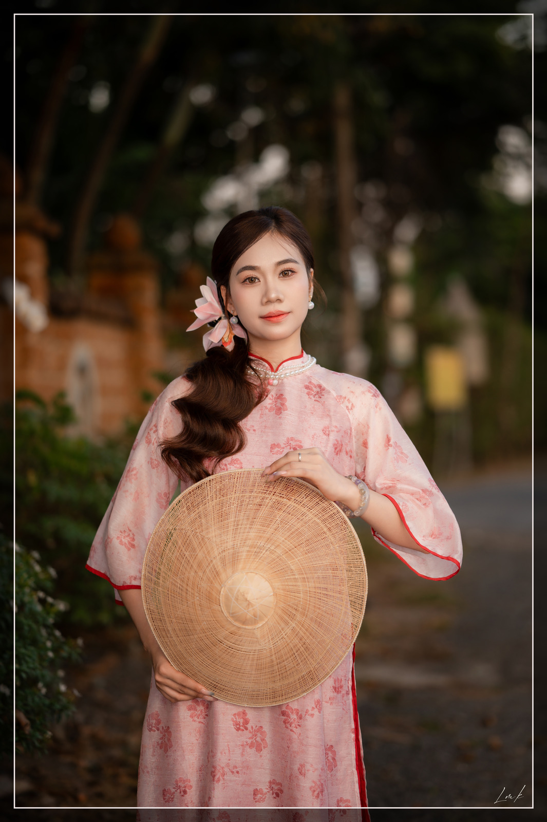Nắng Trên Tà Áo