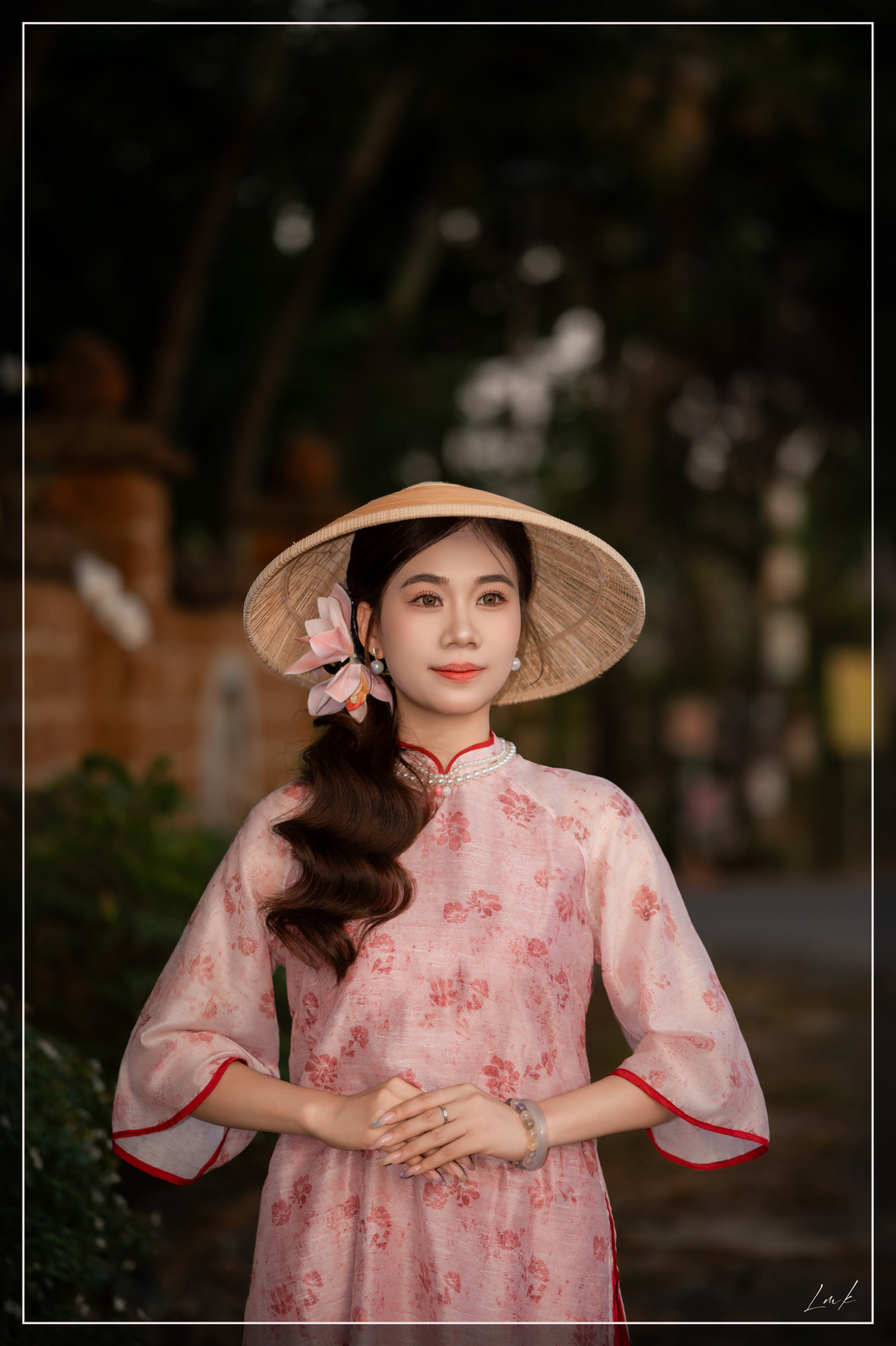 Nắng Trên Tà Áo