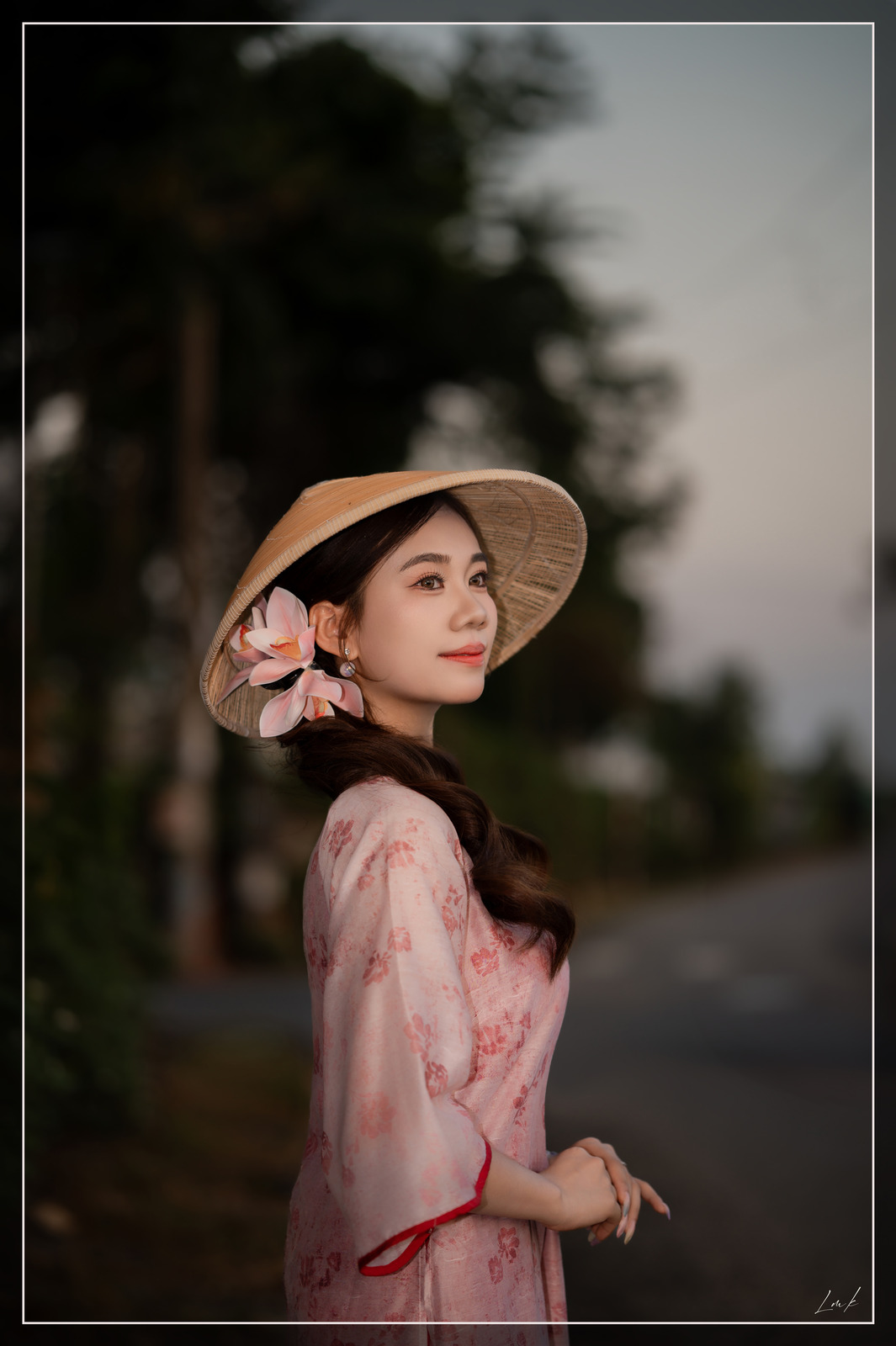 Nắng Trên Tà Áo