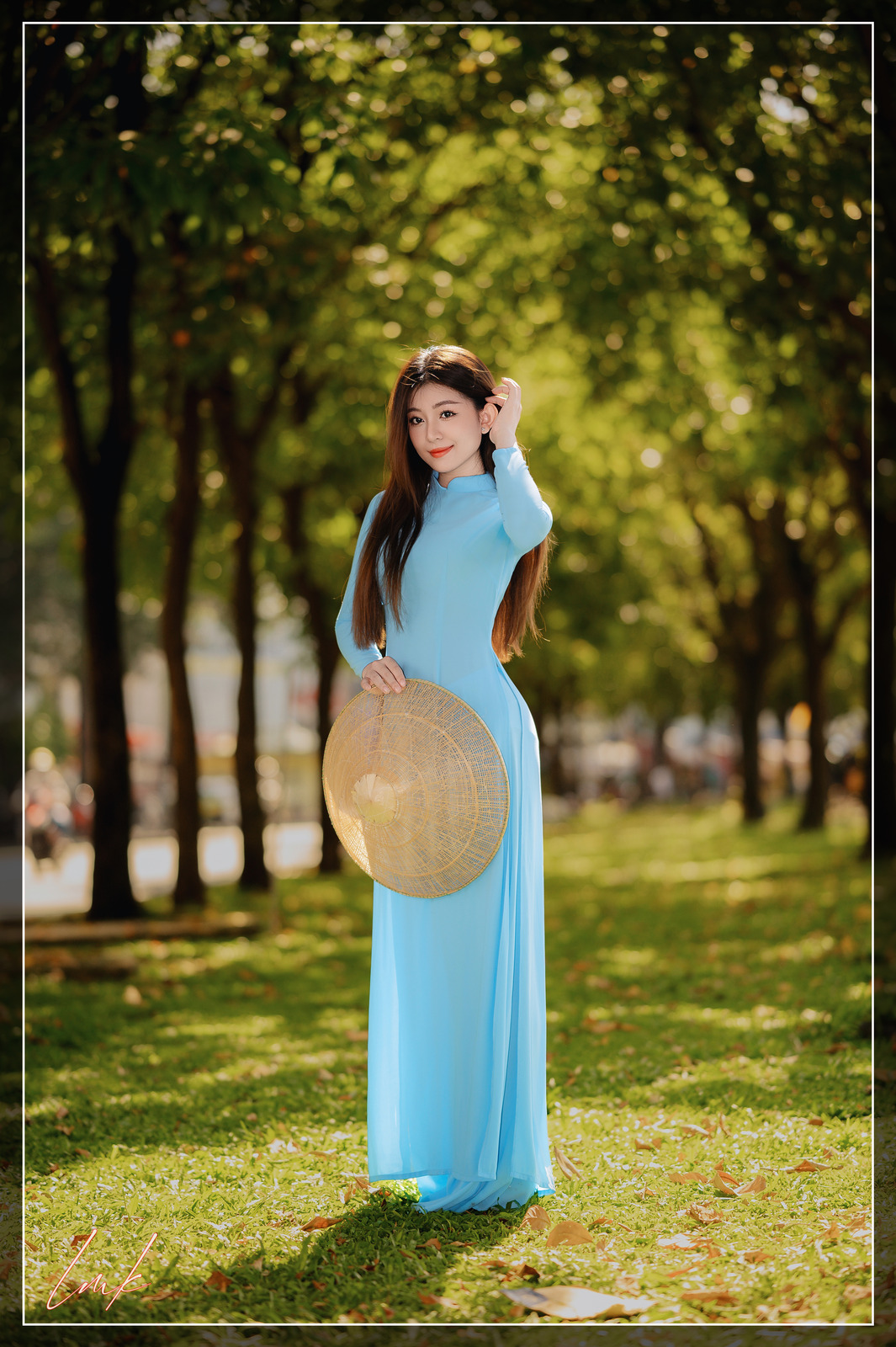 Nắng Trên Tà Áo
