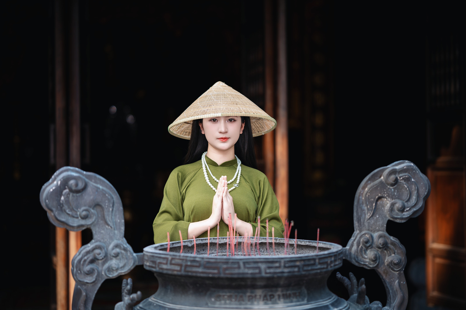 Nắng Trên Tà Áo