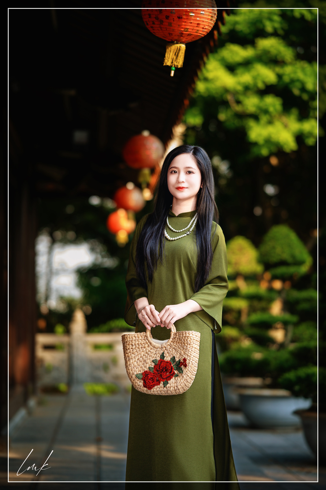 Nắng Trên Tà Áo