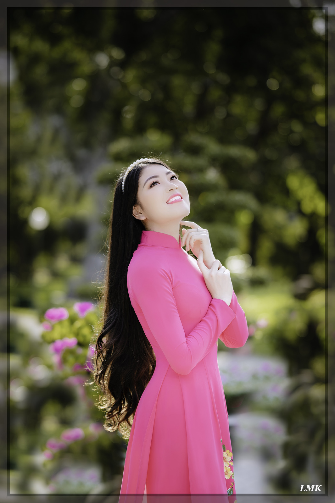 Nắng Trên Tà Áo