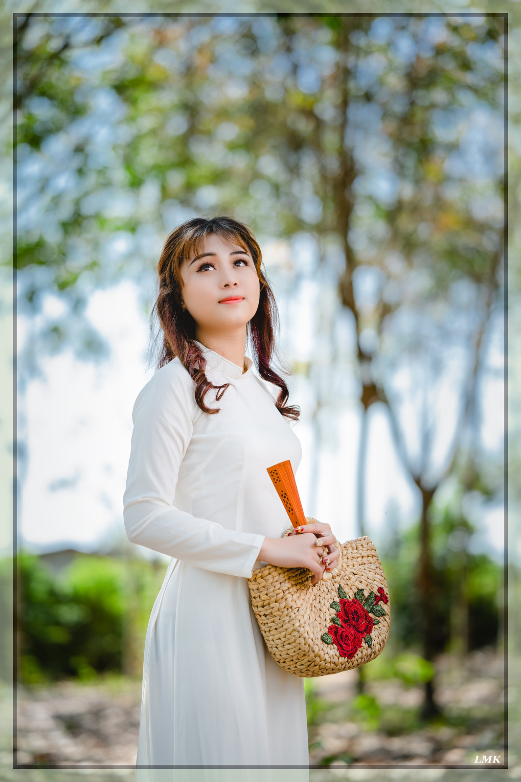 Dịu Dàng Tà Áo