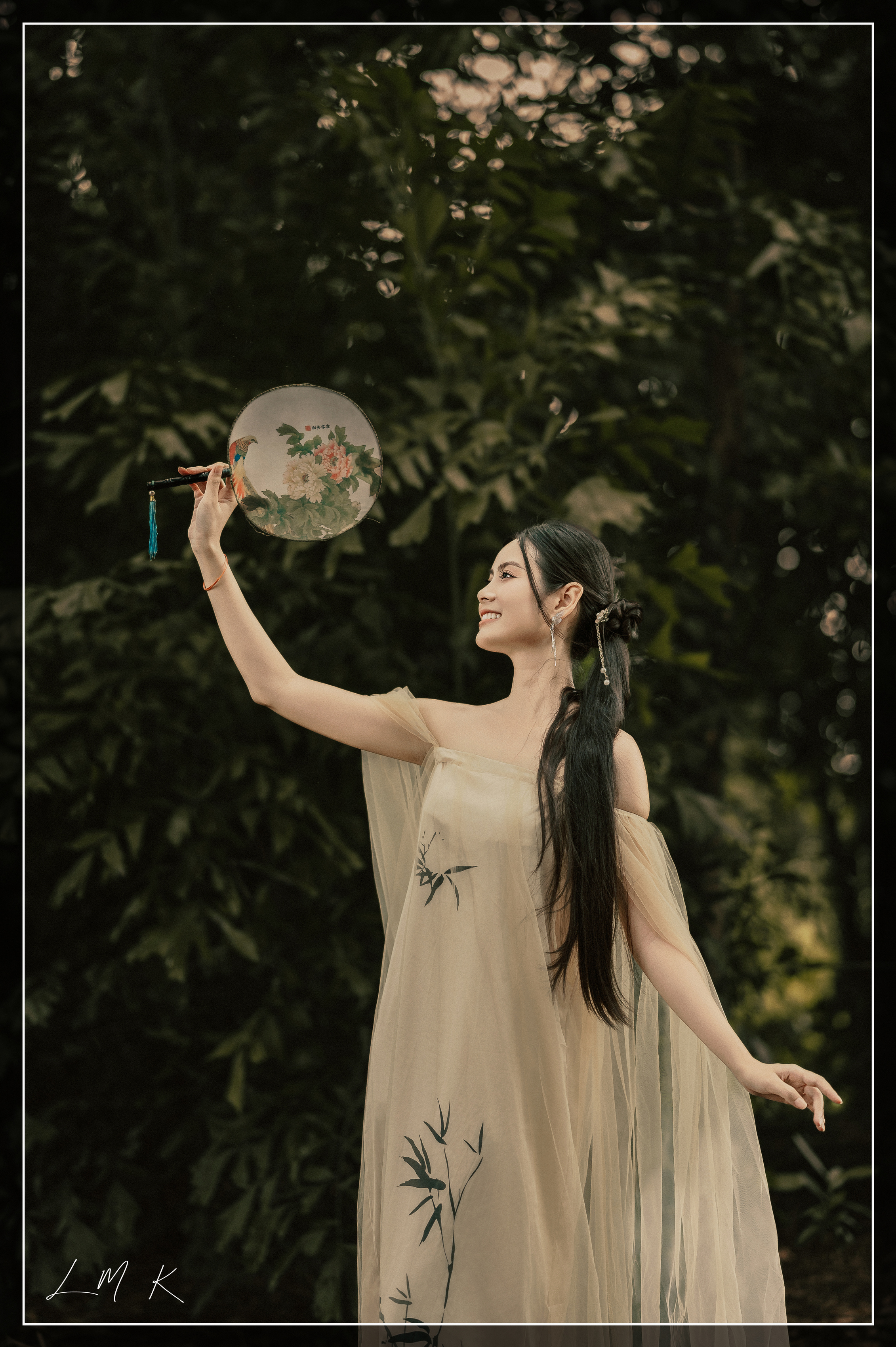 Dáng Ngọc Qua Hiên