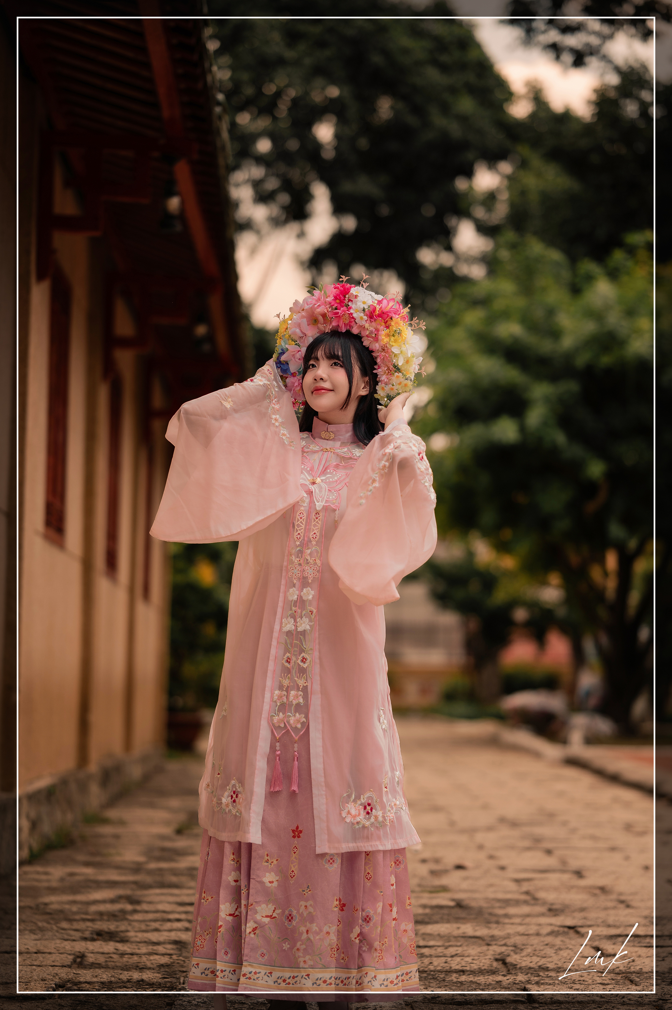 Nét Cổ Vừa Chạm