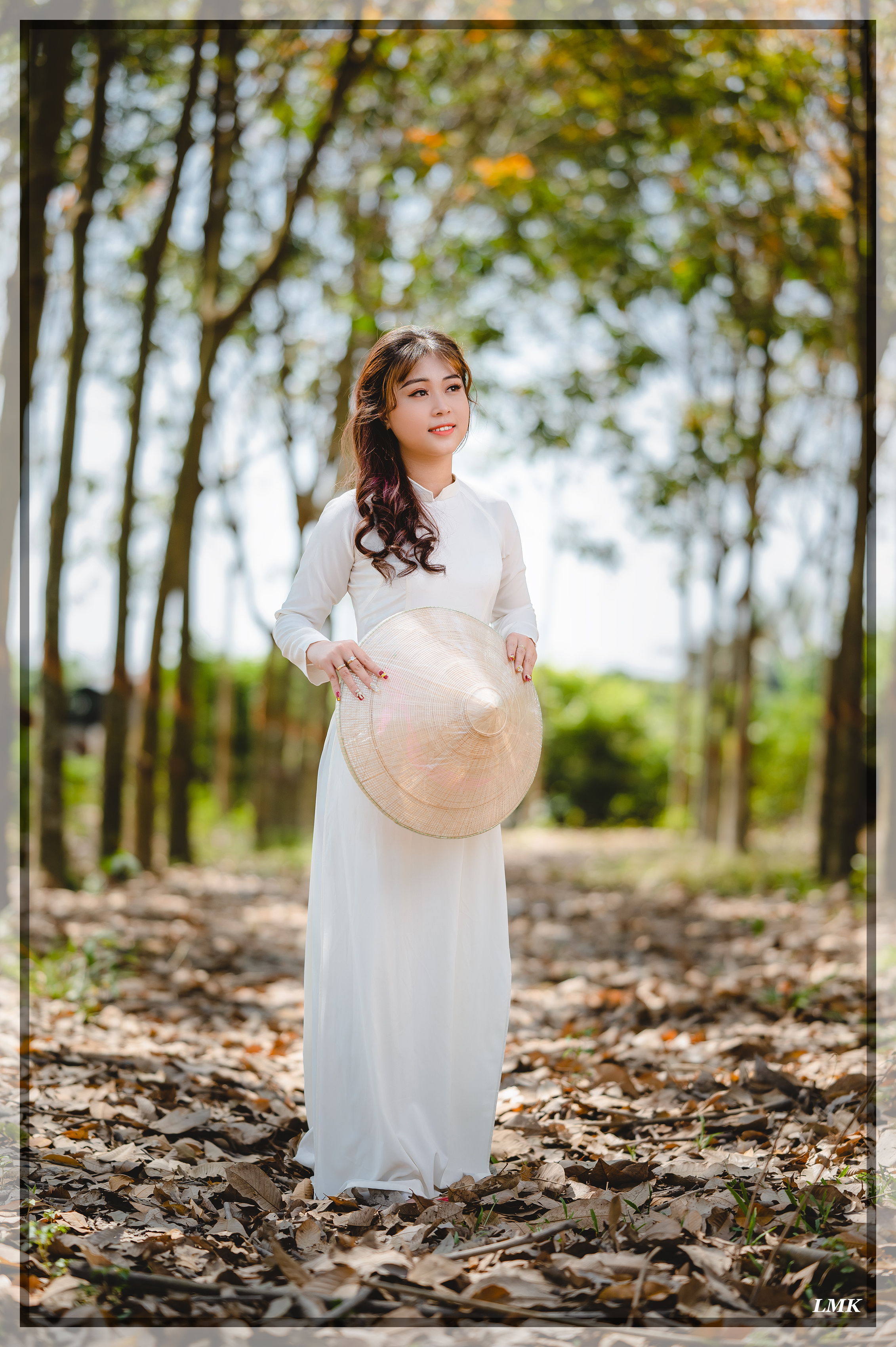 Dịu Dàng Tà Áo Trong Gió