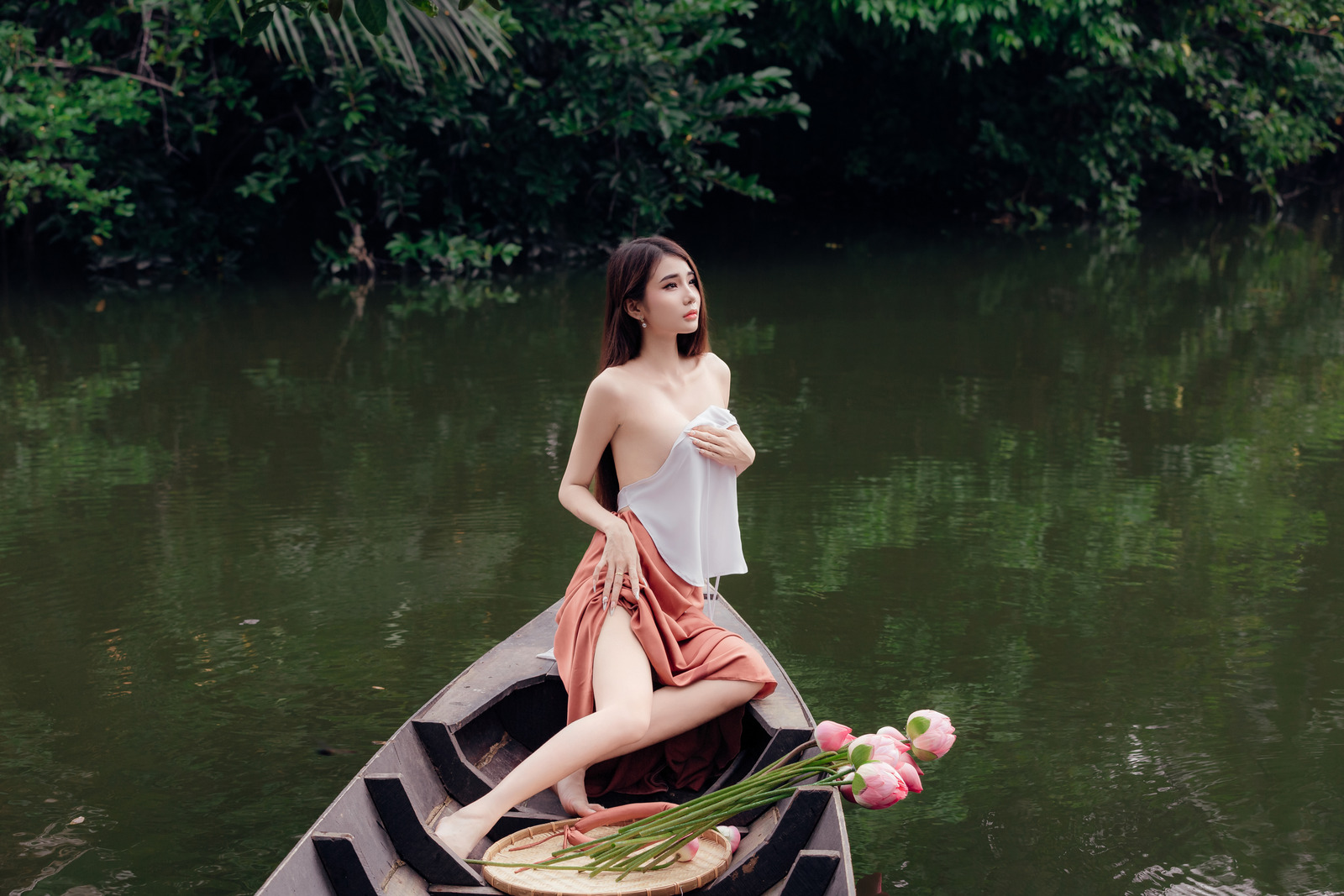 Nàng Thơ Bên Sông